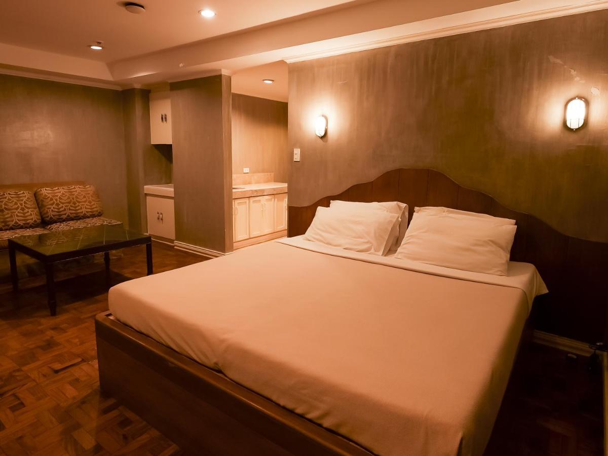 Connector Hostel Makati City Exterior photo